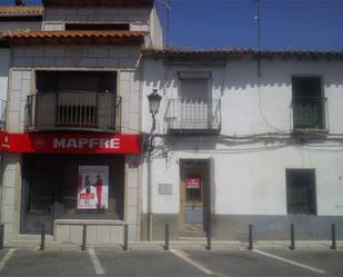 Vista exterior de Casa adosada en venda en Escalona amb Terrassa i Balcó