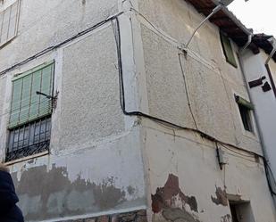 Vista exterior de Casa adosada en venda en Arenas de San Pedro amb Balcó