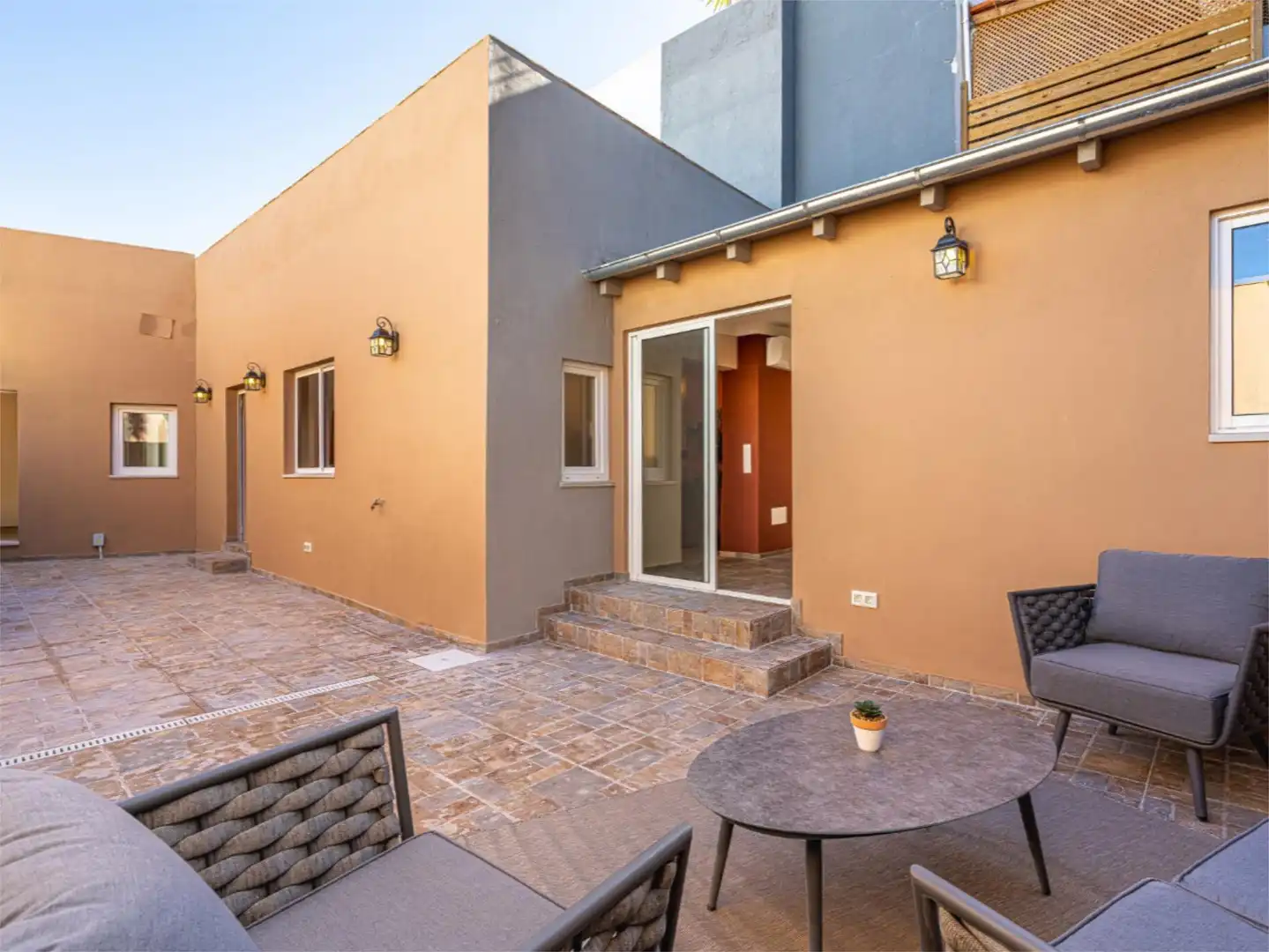 Detached homes for sale in Icod de los Vinos pueblo Terrace of Detached homes for sale in Icod de los Vinos with Air Conditioner, Heating and Terrace