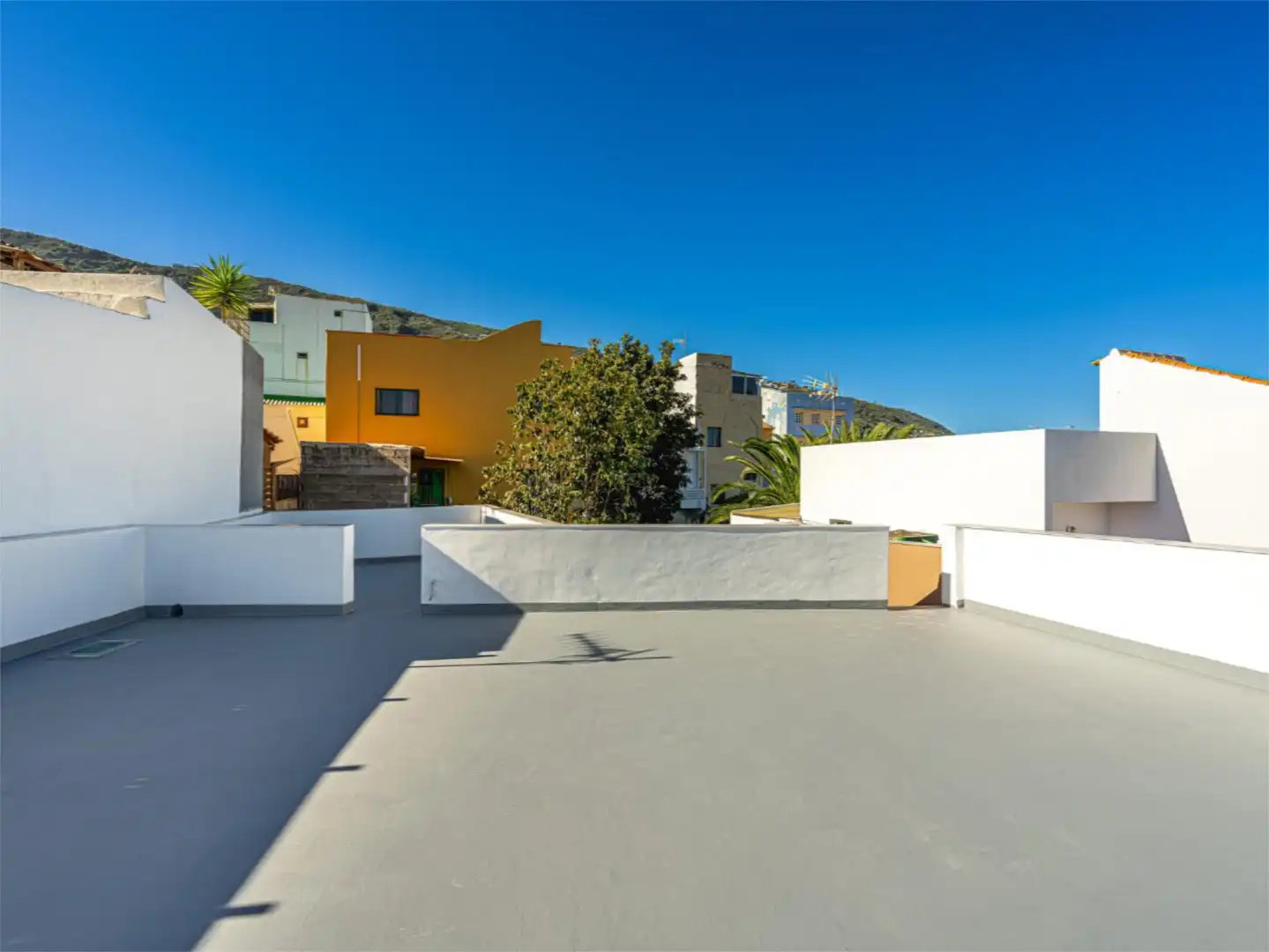 Detached homes for sale in Icod de los Vinos pueblo Exterior view of Detached homes for sale in Icod de los Vinos with Air Conditioner, Heating and Terrace