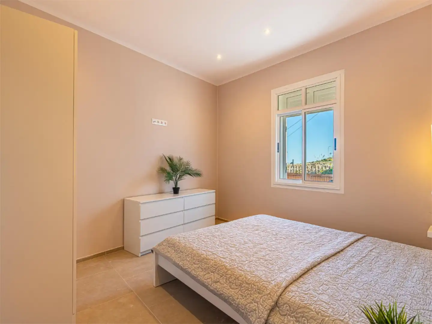 Detached homes for sale in Icod de los Vinos pueblo Bedroom of Detached homes for sale in Icod de los Vinos with Air Conditioner, Heating and Terrace