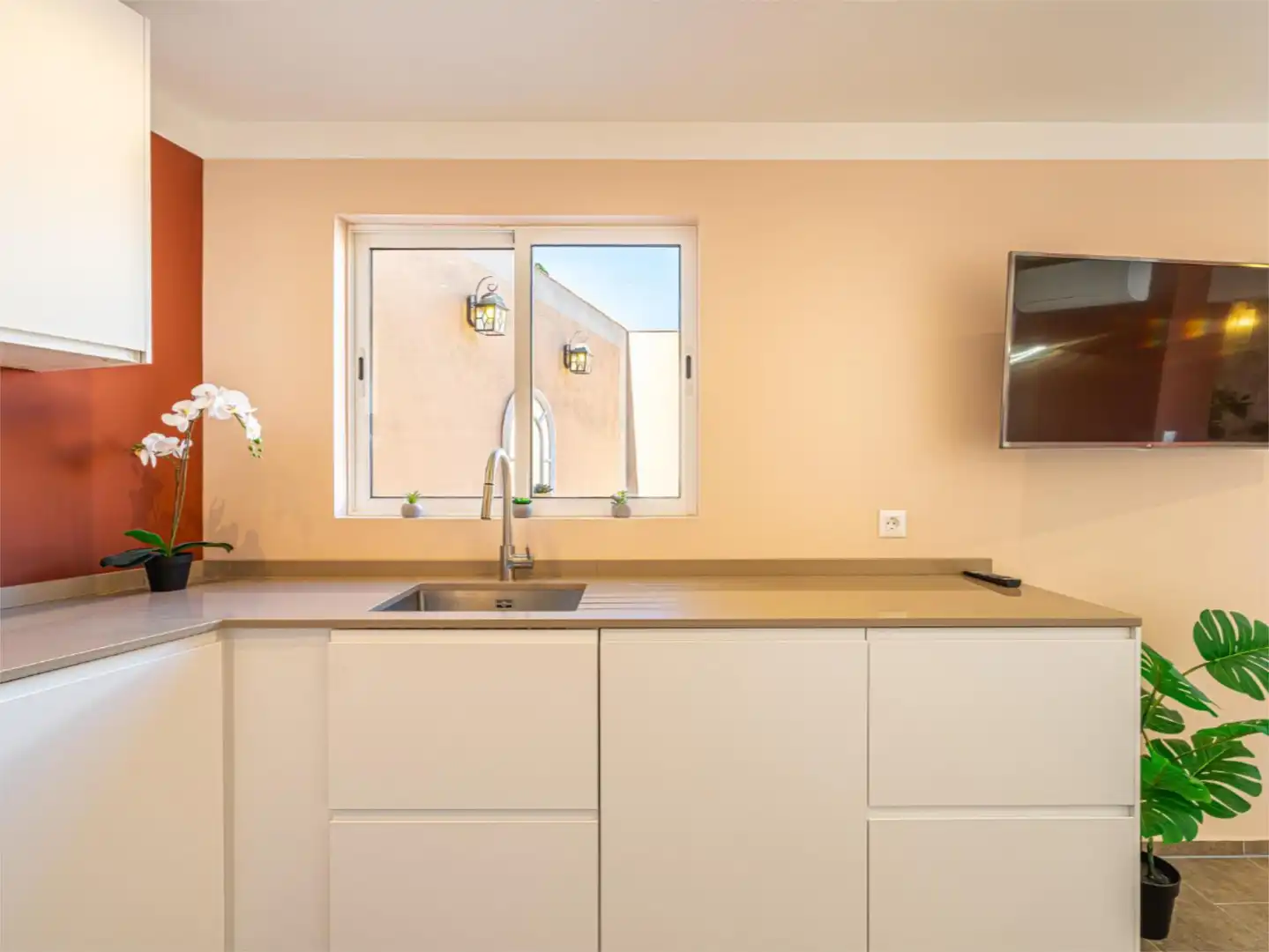 Detached homes for sale in Icod de los Vinos pueblo Kitchen of Detached homes for sale in Icod de los Vinos with Air Conditioner, Heating and Terrace
