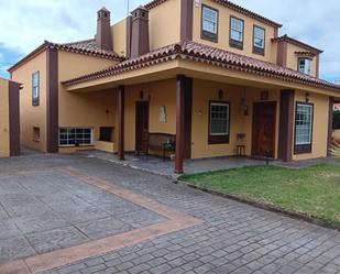 Vista exterior de Casa o xalet en venda en San Cristóbal de la Laguna amb Terrassa i Balcó