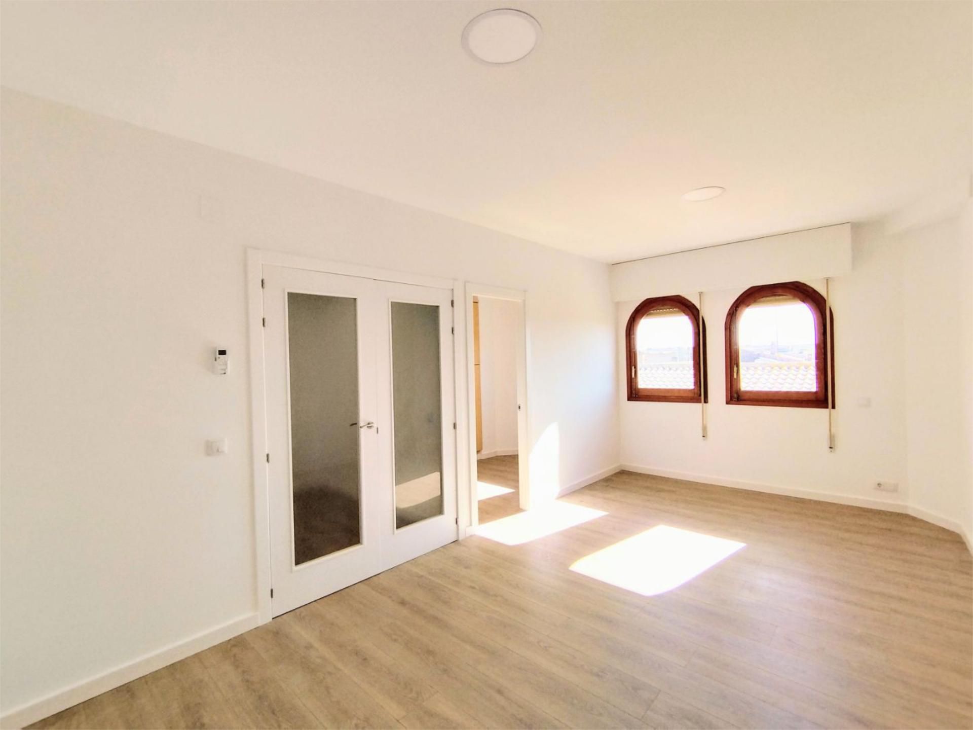 Wohnung zum verkauf in Ossa de Montiel mit Klimaanlage, Parkett und Balkon