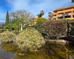 Vista exterior de Apartament en venda en Marbella amb Aire condicionat, Terrassa i Piscina