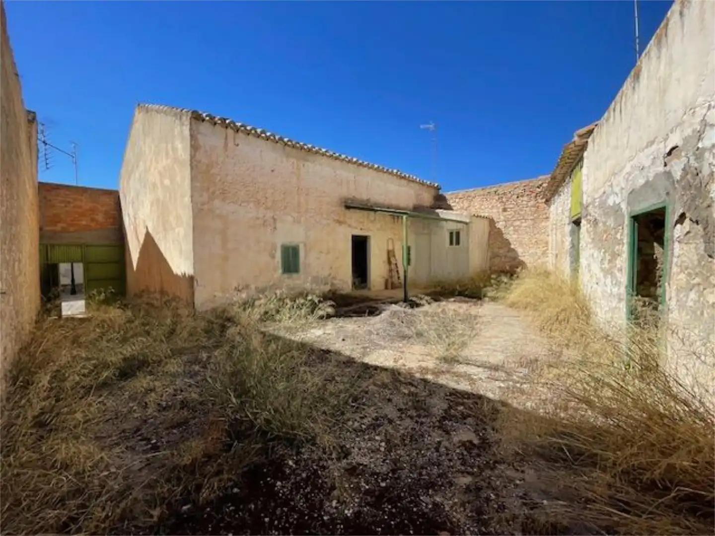 Ground floor for sale in Calle Hortelano, 10, Munera Exterior view of Ground floor for sale in Munera with Furnished