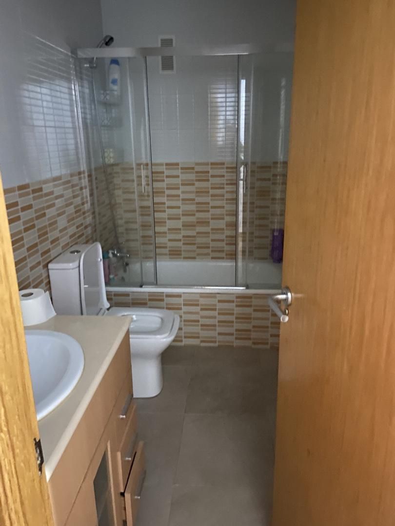 Baño de Piso para compartir en  Huelva Capital con Aire acondicionado, Calefacción y Amueblado