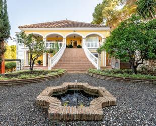 Vista exterior de Casa o xalet en venda en Alhaurín de la Torre amb Aire condicionat, Jardí privat i Parquet