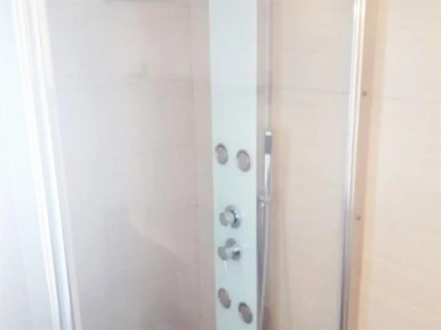 Detached homes for sale in Carrer Valentí Almirall, 5, Balaguer Bathroom of Detached homes for sale in Balaguer with Terrace and Balcony