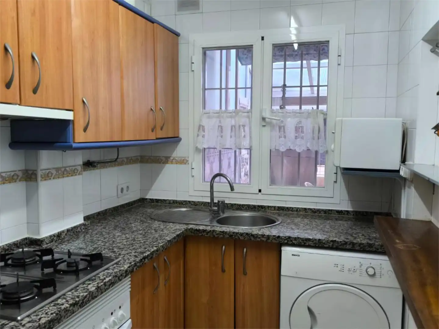 Wohnung zum Verkauf in Calle de la Sandía, 7, Fuentebravía Küche von Wohnung zum Verkauf in El Puerto de Santa María mit Klimaanlage und Terrasse