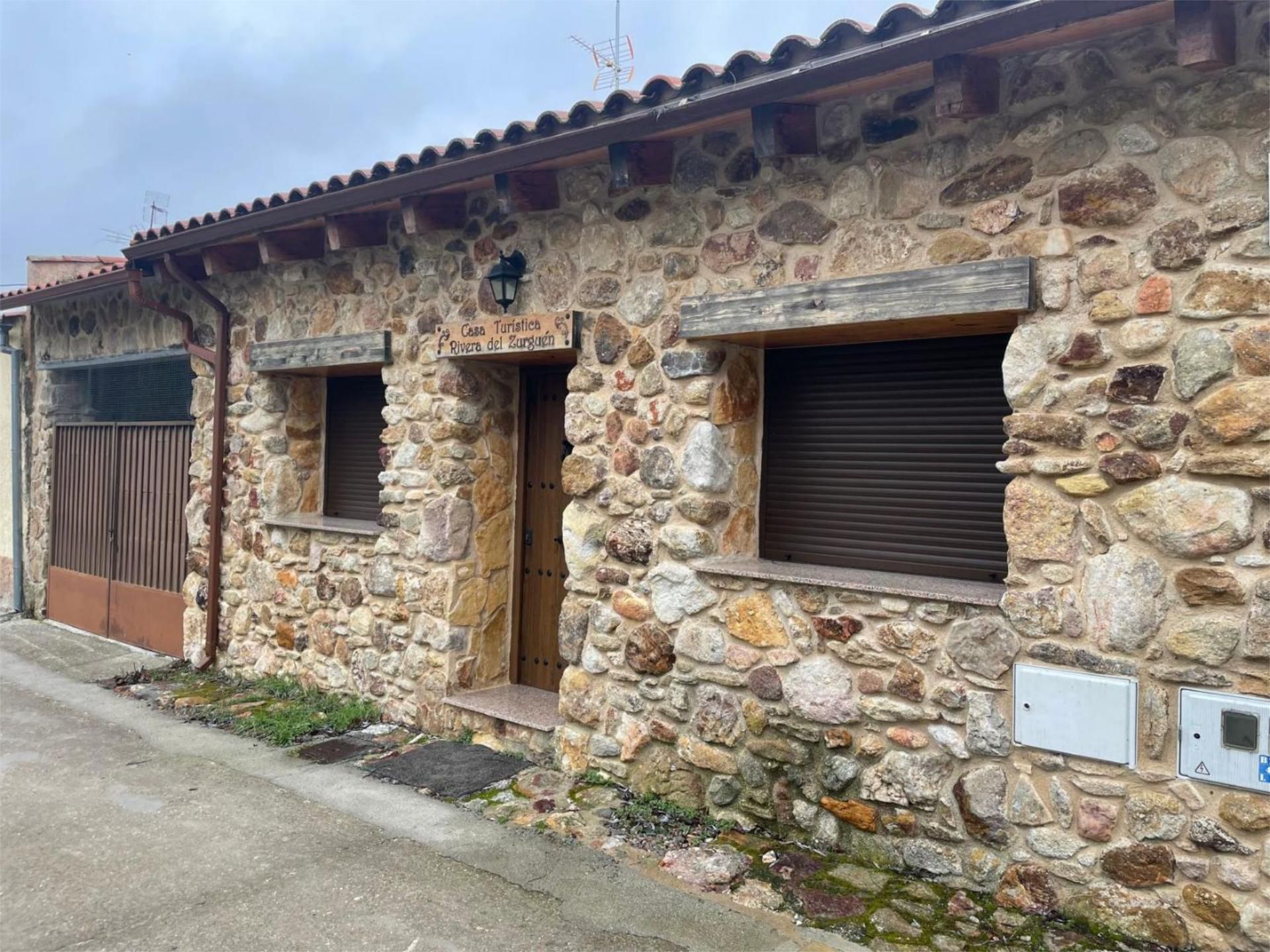 Vista exterior de Casa o xalet en venda en Morille amb Calefacció, Moblat i Balcó