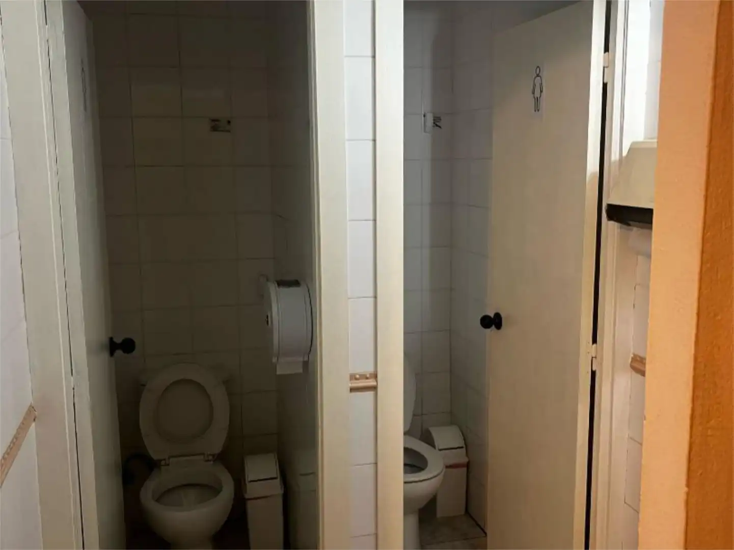 Local en traspaso en Carrer de l'Esperança, 10, Centre - Nucli Antic Baño de Local en traspaso en Premià de Mar
