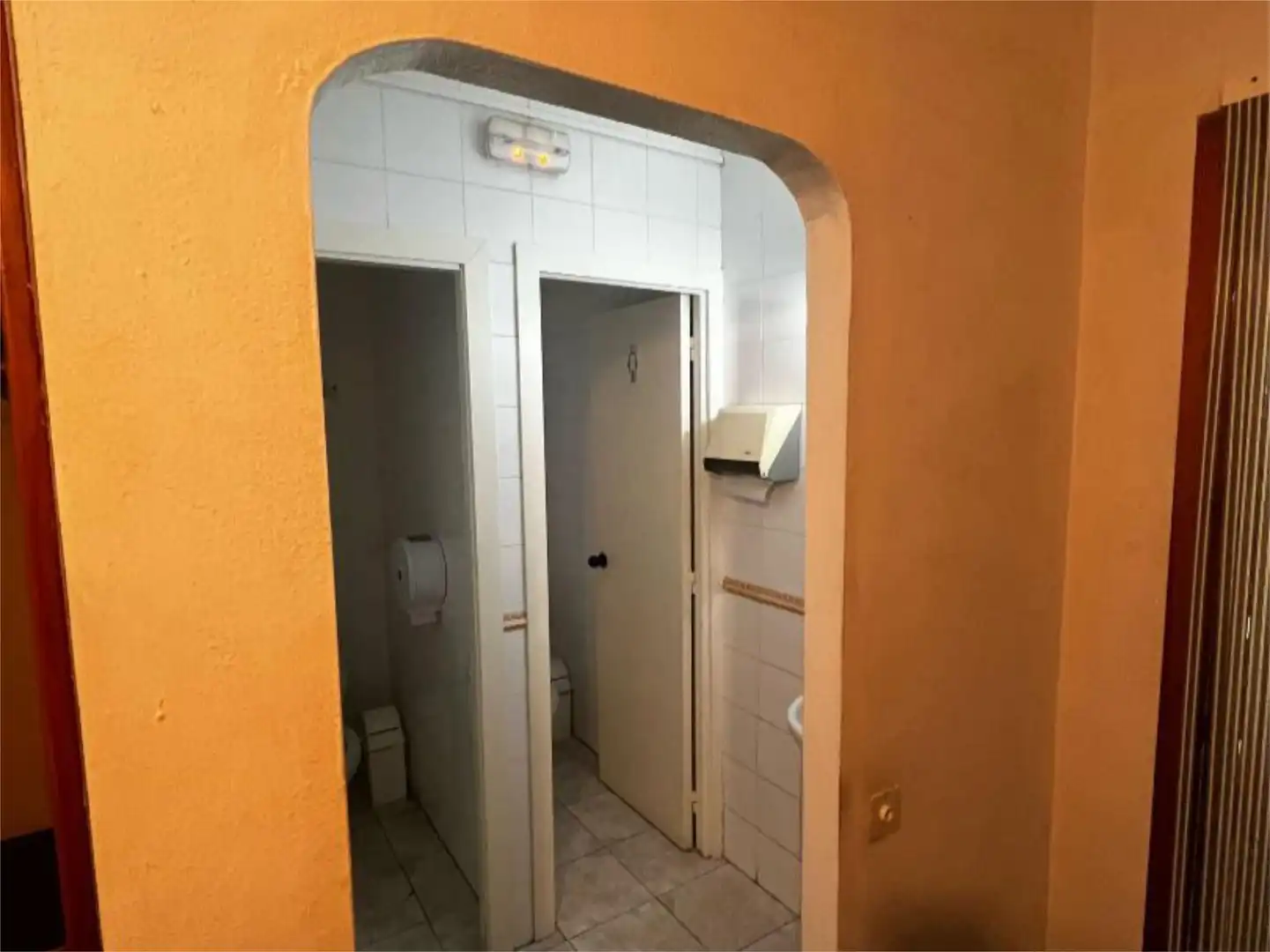 Local en traspaso en Carrer de l'Esperança, 10, Centre - Nucli Antic Baño de Local en traspaso en Premià de Mar