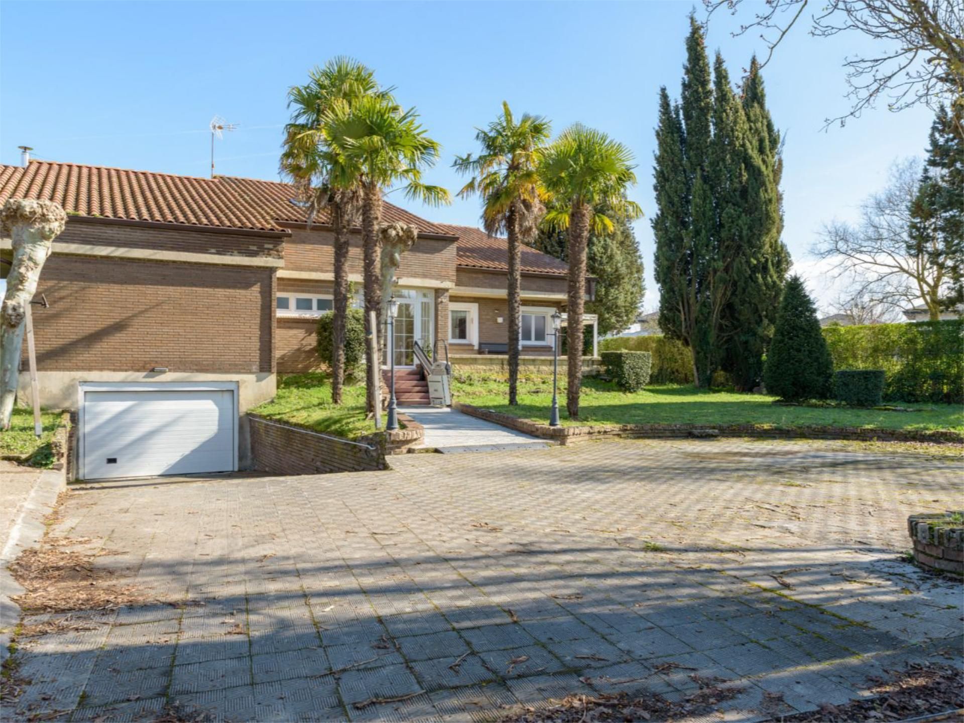 Exterior view of Flat for sale in Arrazua-Ubarrundia  with Private garden, Terrace and Storage room