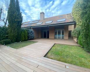 Terrassa de Casa o xalet en venda en Pozuelo de Alarcón amb Aire condicionat, Terrassa i Piscina