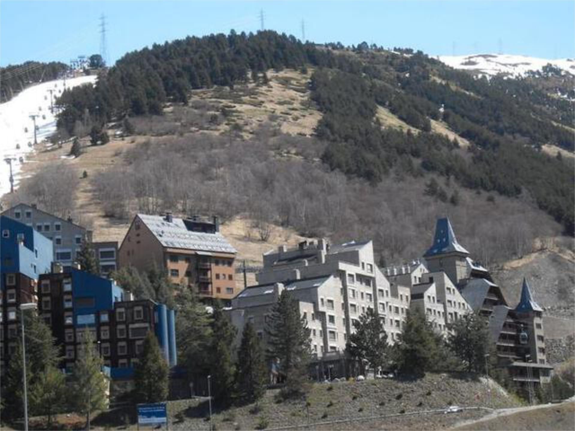 Exterior view of Apartment for sale in Naut Aran