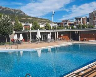 Piscina de Apartament de lloguer en Sabiñánigo amb Terrassa i Piscina