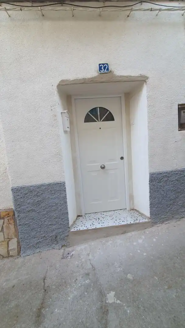 Casa adosada en venda en Munébrega amb Jardí privat