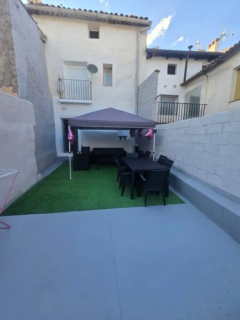 Terrassa de Casa adosada en venda en Munébrega amb Jardí privat