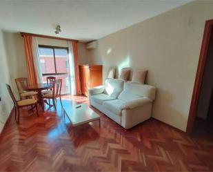 Living room of Flat for sale in Alcalá de Henares  with Swimming Pool