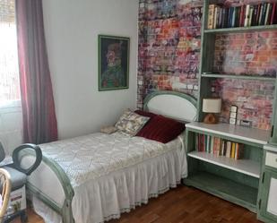 Bedroom of Flat to share in  Teruel Capital  with Heating, Private garden and Parquet flooring