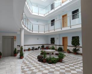 Flat to share in  Granada Capital