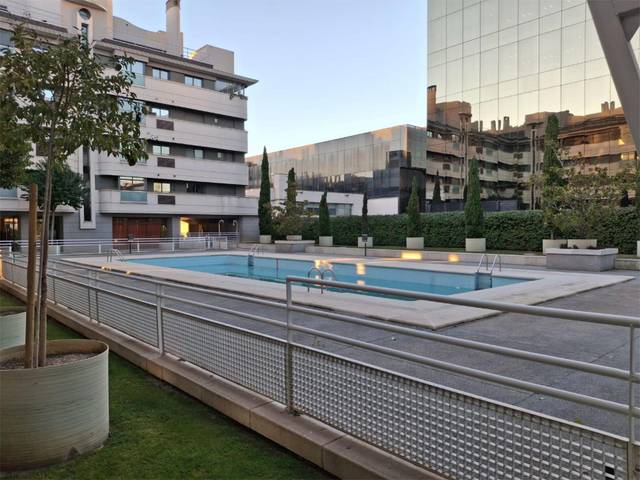 Piso en Alquiler en Calle de Mauricio Legendre, 45 en Castilla