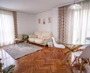 Living room of Flat for sale in Valladolid Capital  with Heating, Parquet flooring and Storage room