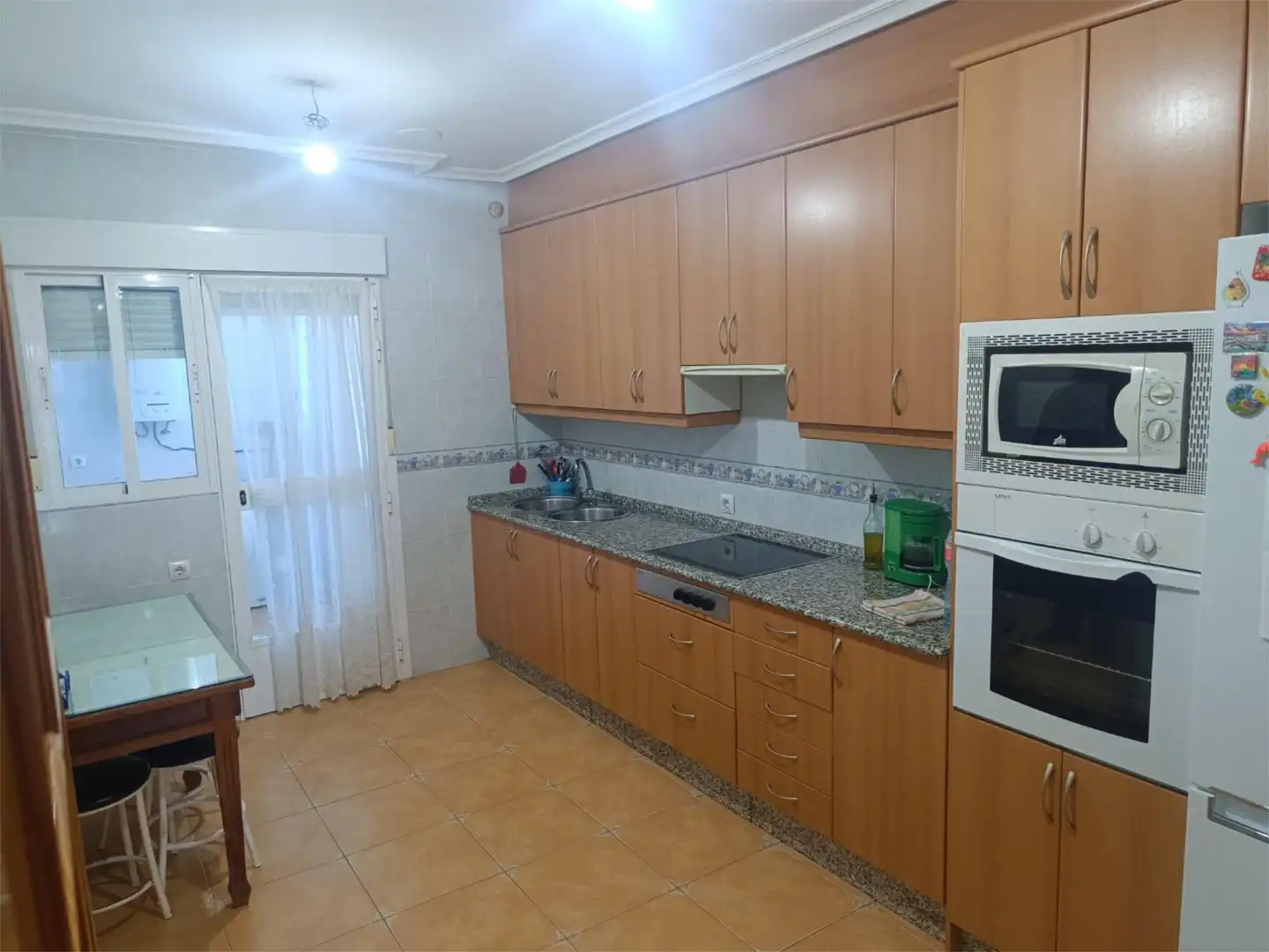 Casa adosada en venta en Calle Cuatro Pueblonu, 8, Pueblonuevo de Miramontes Cocina de Casa adosada en venta en Pueblonuevo de Miramontes con Terraza, Trastero y Amueblado