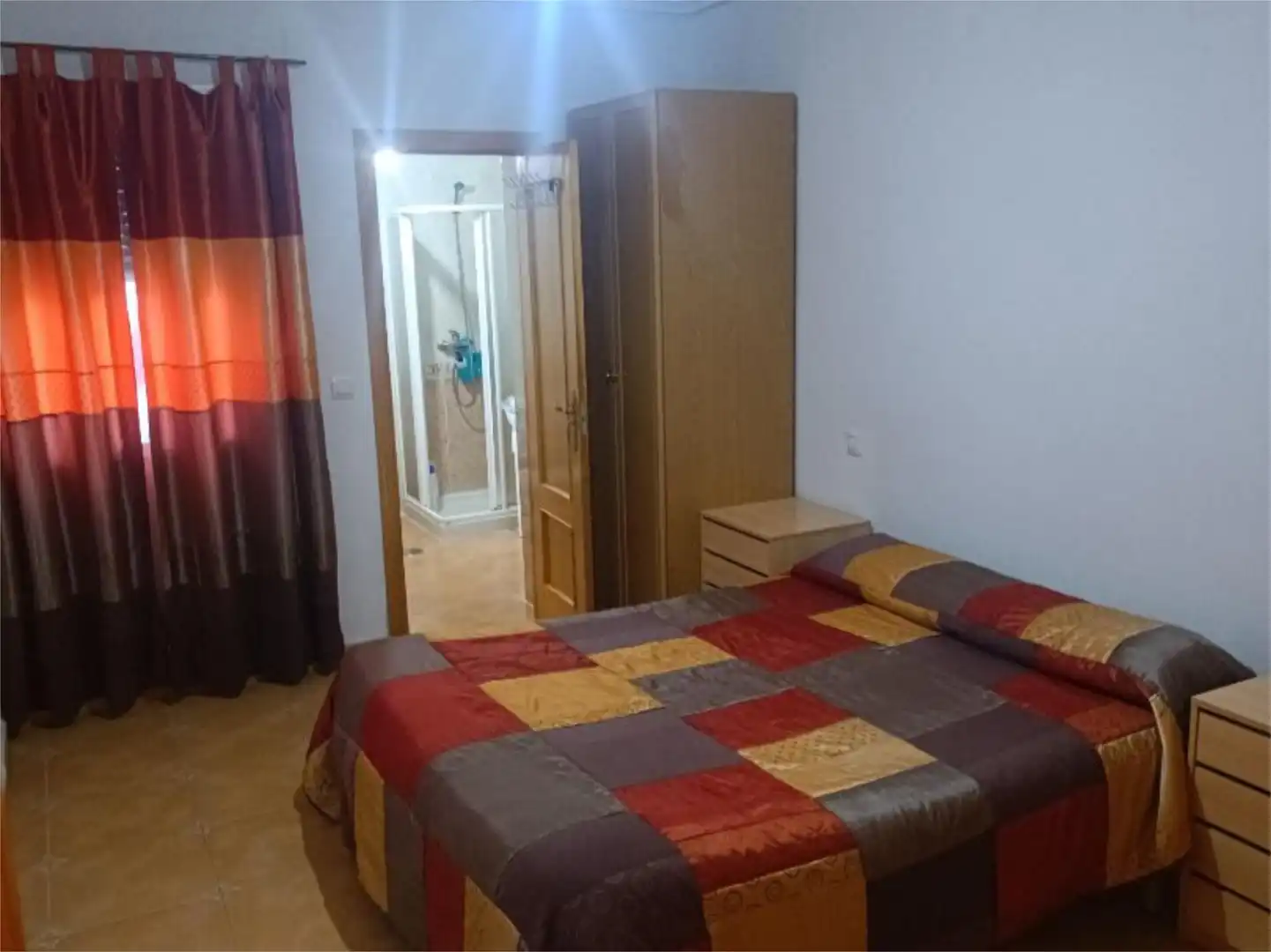 Casa adosada en venta en Calle Cuatro Pueblonu, 8, Pueblonuevo de Miramontes Habitación de Casa adosada en venta en Pueblonuevo de Miramontes con Terraza, Trastero y Amueblado