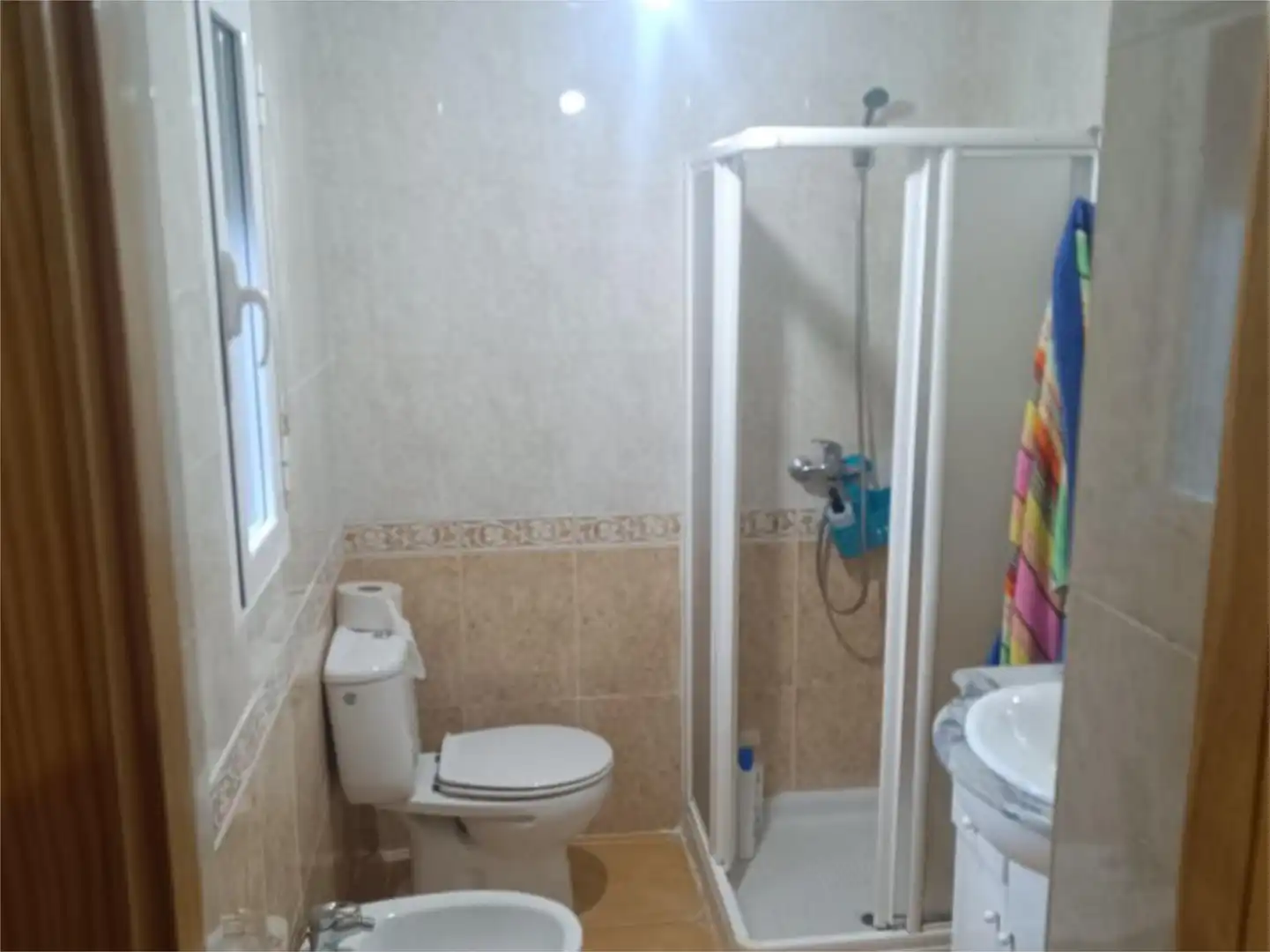 Casa adosada en venta en Calle Cuatro Pueblonu, 8, Pueblonuevo de Miramontes Baño de Casa adosada en venta en Pueblonuevo de Miramontes con Terraza, Trastero y Amueblado