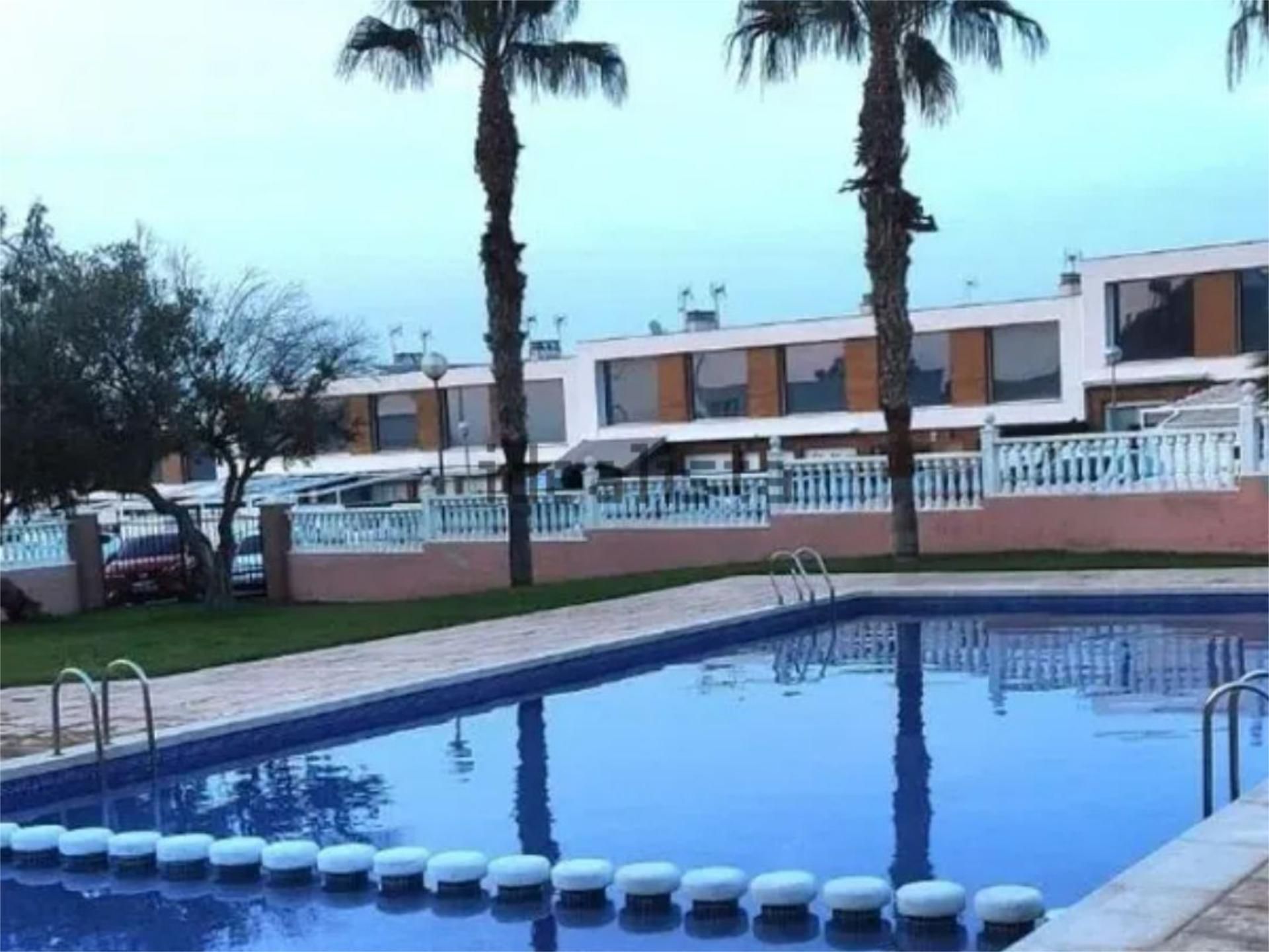 Piscina de Casa adosada en venda en Santa Pola amb Aire condicionat, Terrassa i Piscina