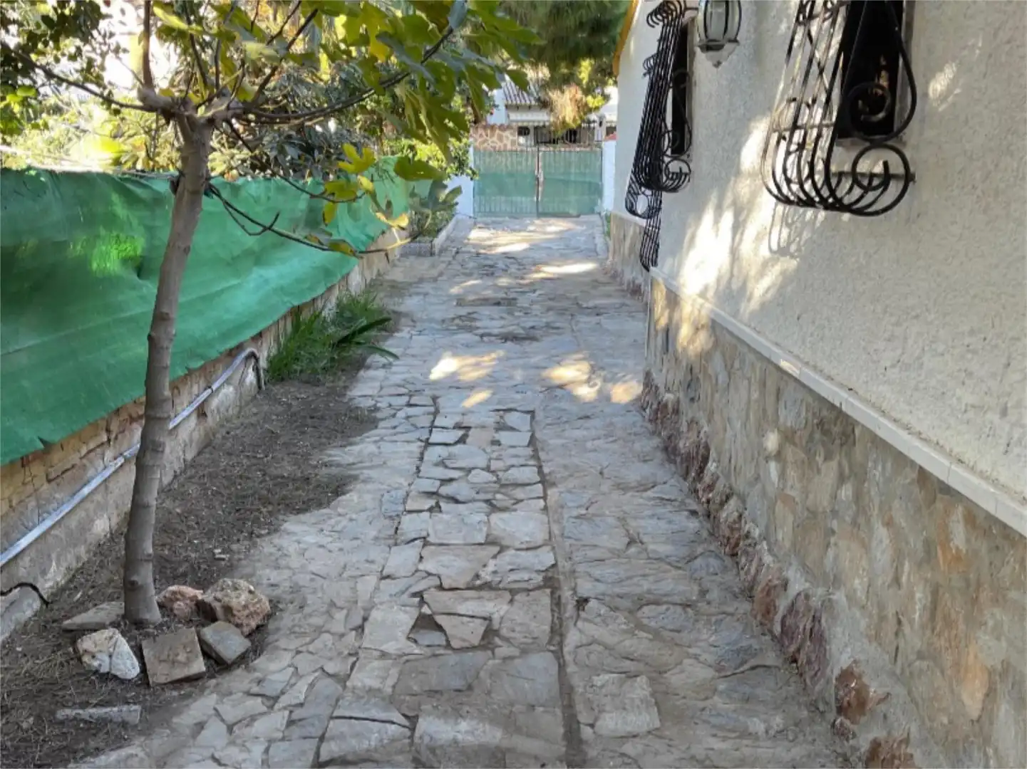 Vista exterior de Casa o xalet en venda en Orihuela amb Aire condicionat, Jardí privat i Moblat