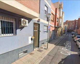 Vista exterior de Pis en venda en  Almería Capital amb Calefacció i Moblat