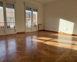 Living room of Flat to rent in Fuensalida  with Air Conditioner, Parquet flooring and Balcony