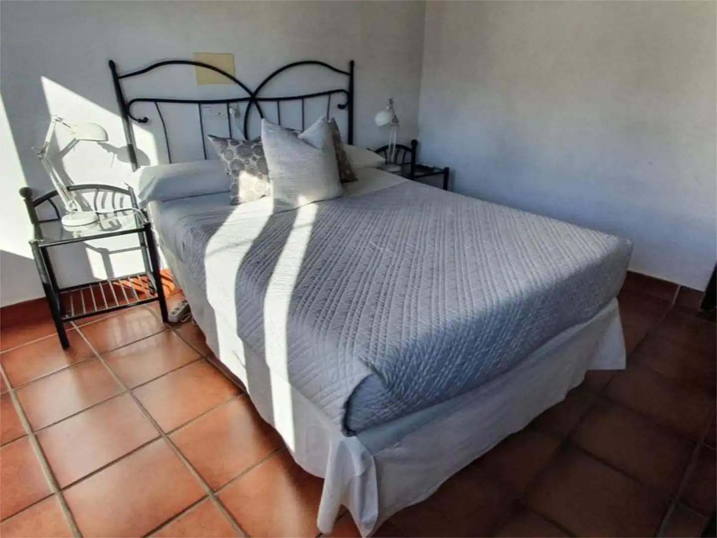 Wohnung zum Verkauf in Calle Gloria, 17, Barrio de Albaicín Schlafzimmer von Wohnung zum Verkauf in Granada mit Klimaanlage, Terrasse und Möbliert