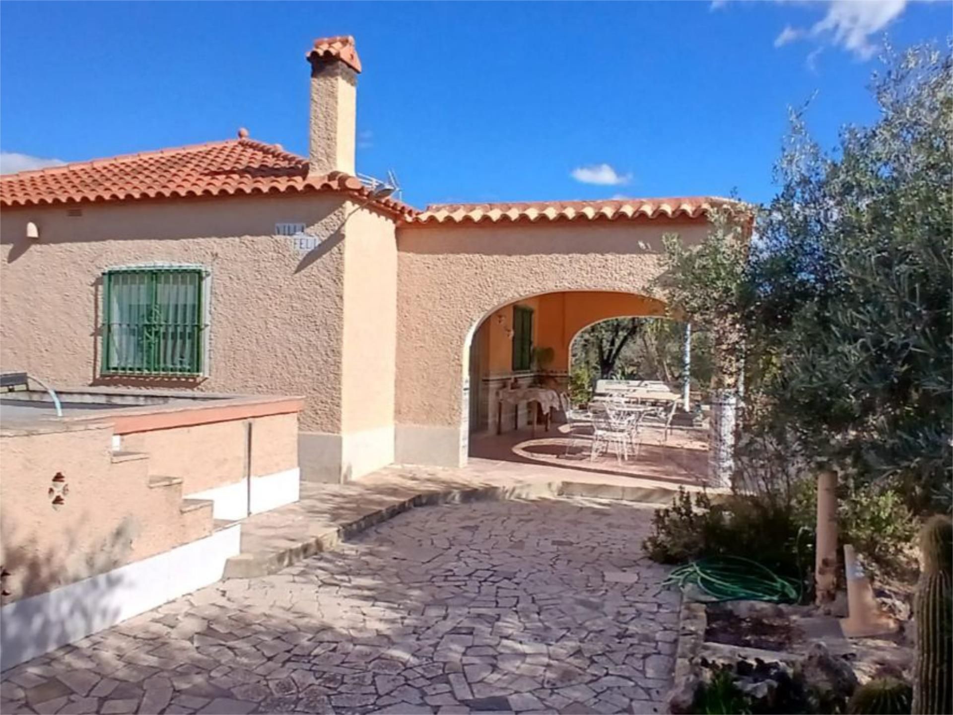 Exterior view of Country house for sale in San Vicente del Raspeig / Sant Vicent del Raspeig