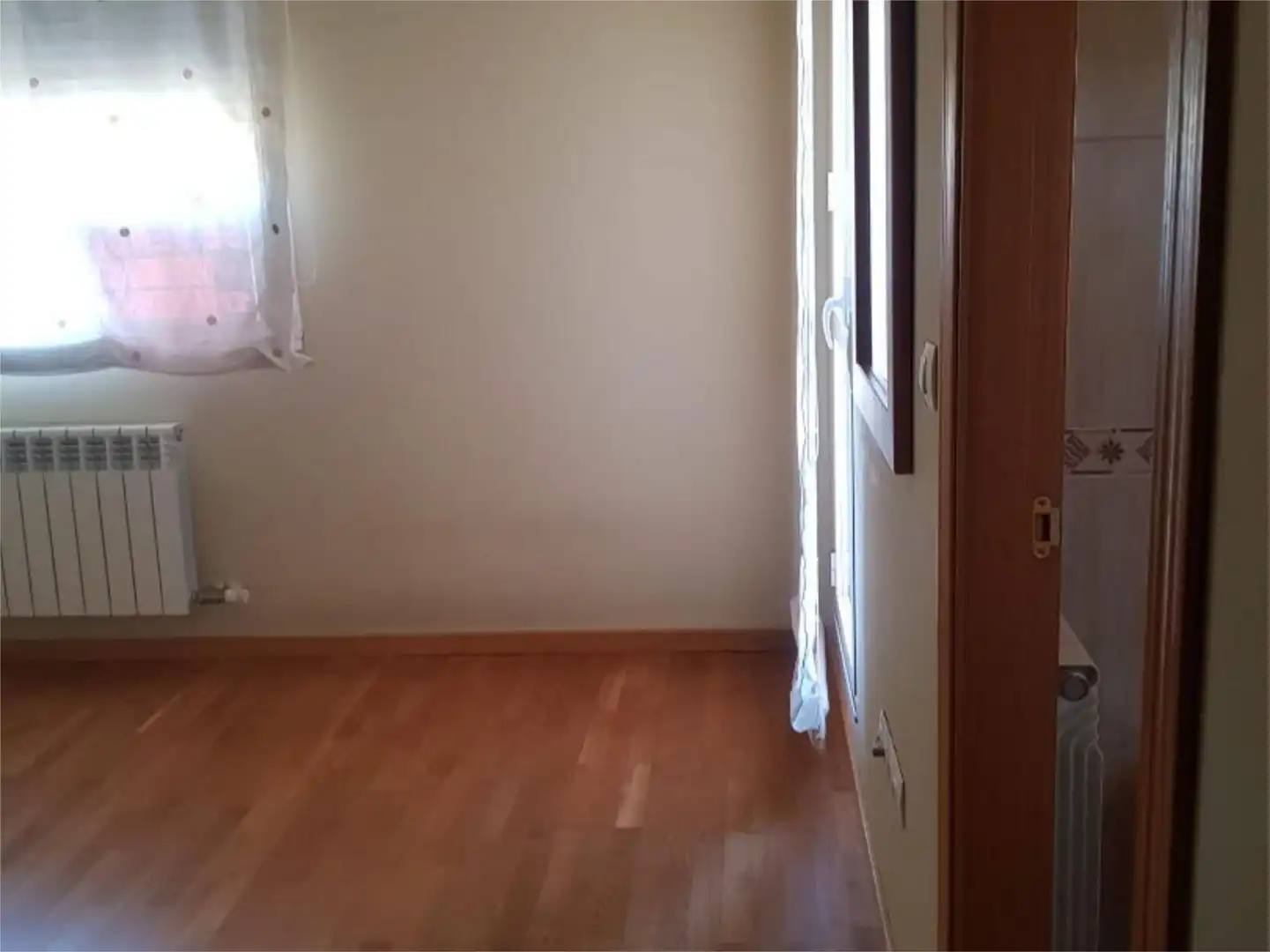 Casa adosada en venta en Calle los campos, 10, Cabañas Raras Habitación de Casa adosada en venta en Cabañas Raras con Calefacción, Jardín privado y Parquet