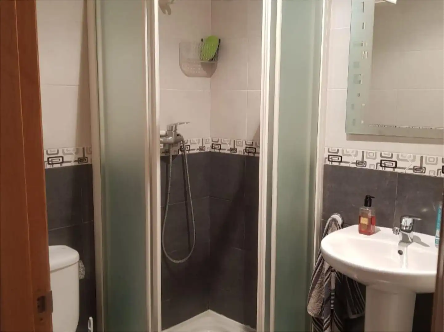 Casa adosada en venta en Calle los campos, 10, Cabañas Raras Baño de Casa adosada en venta en Cabañas Raras con Calefacción, Jardín privado y Parquet