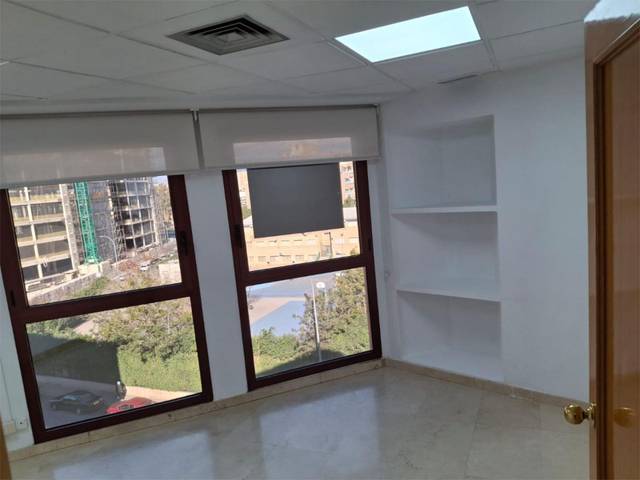 Oficina en Alquiler en Avenida de Aguilera, 38 en Alipark