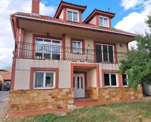 Vista exterior de Casa o xalet en venda en Guardo amb Balcó