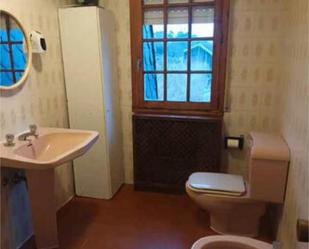 Bathroom of Flat to rent in Pontevedra Capital 