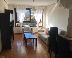 Living room of Flat to rent in Oviedo   with Heating, Parquet flooring and Storage room