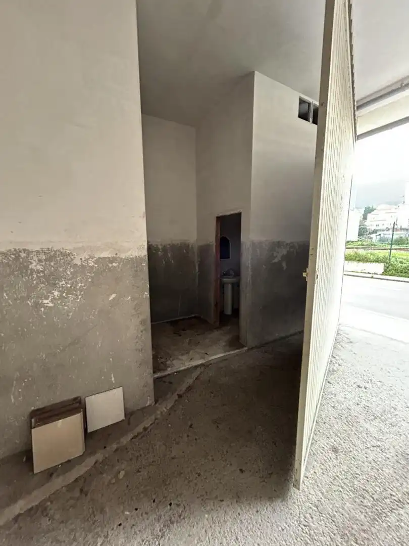 Badezimmer von Lagerraum zum Verkauf in Burela
