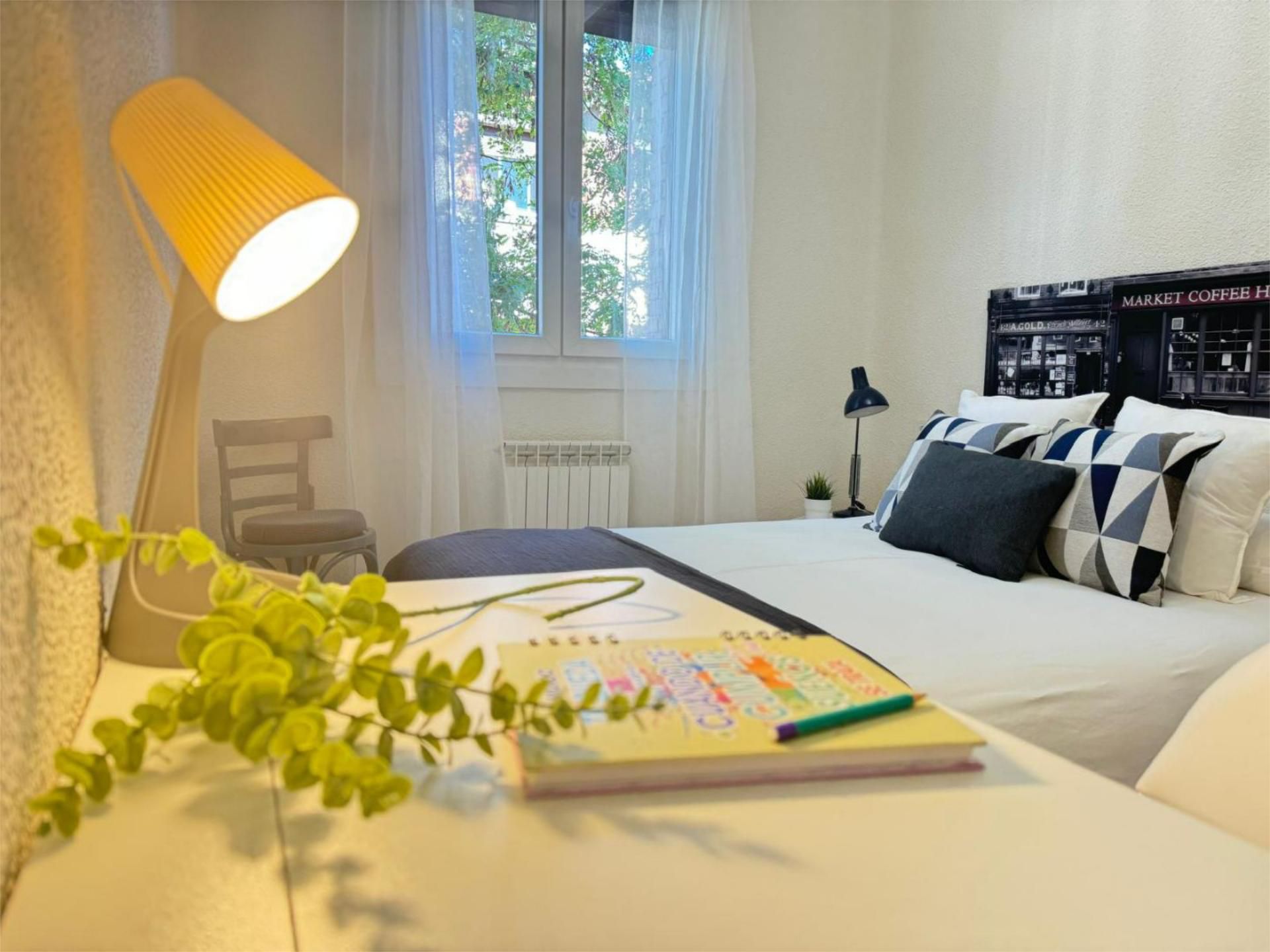 Bedroom of Flat to share in  Pamplona / Iruña