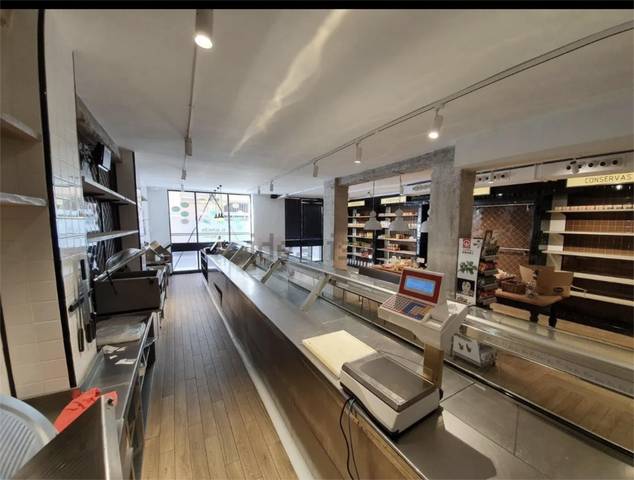 Local comercial en Alquiler en Calle Aaiun, 17 en Altozano - Conde Lumiares