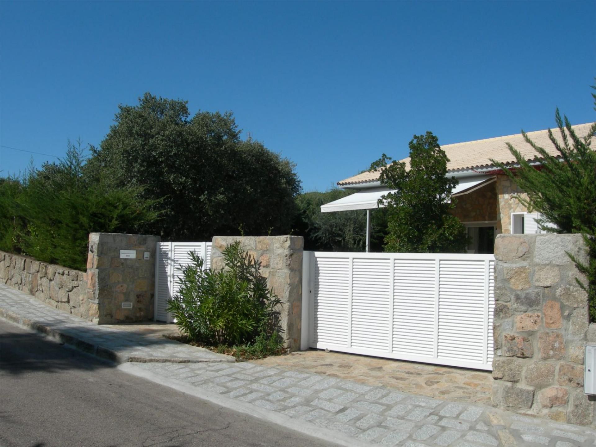 Exterior view of Flat for sale in Valdemorillo  with Air Conditioner, Heating and Private garden