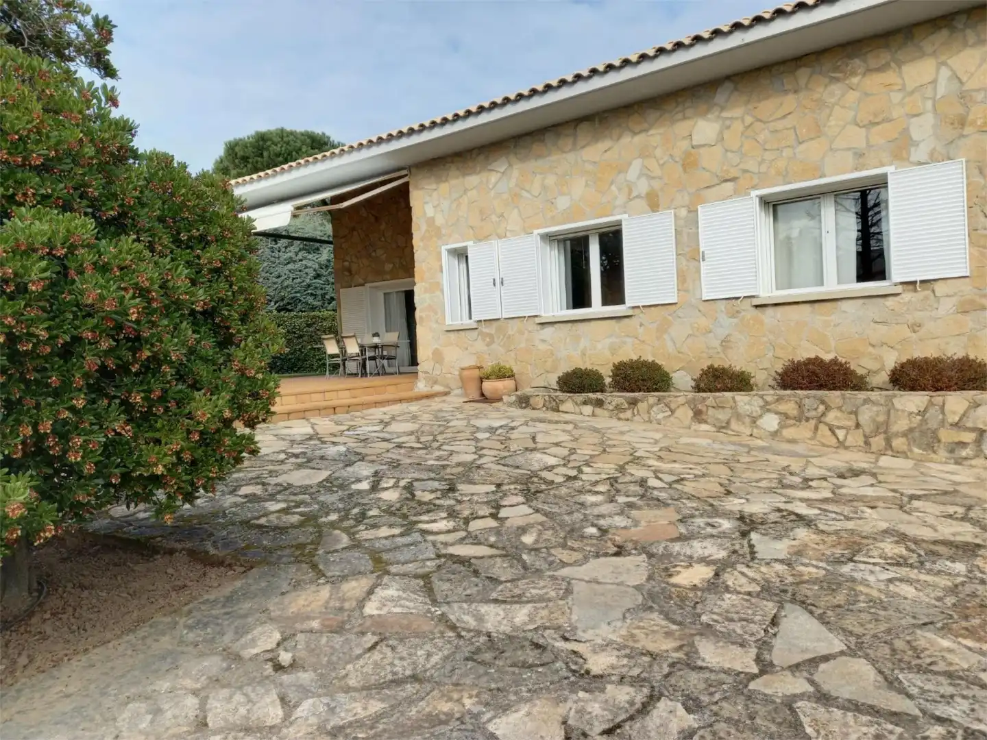 Wohnung zum Verkauf in Avenida Cazadero Real, 344, Pino Alto - Navarredonda Außenansicht von Wohnung zum Verkauf in Valdemorillo mit Klimaanlage, Heizung und Privatgarten