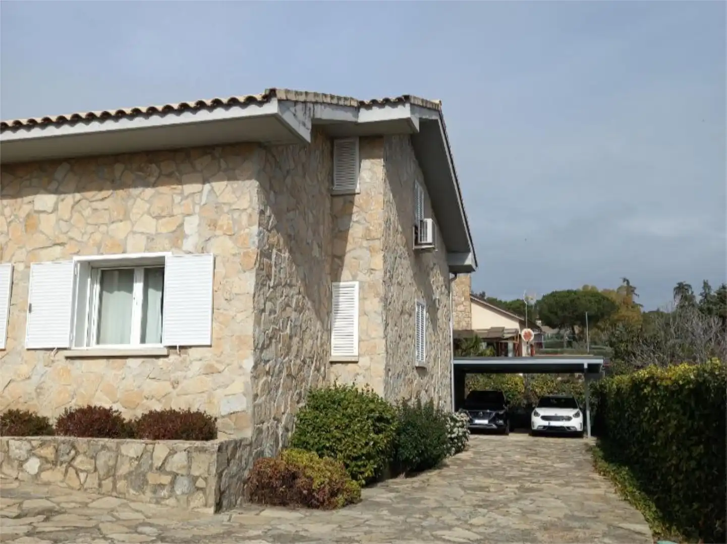 Wohnung zum Verkauf in Avenida Cazadero Real, 344, Pino Alto - Navarredonda Außenansicht von Wohnung zum Verkauf in Valdemorillo mit Klimaanlage, Heizung und Privatgarten