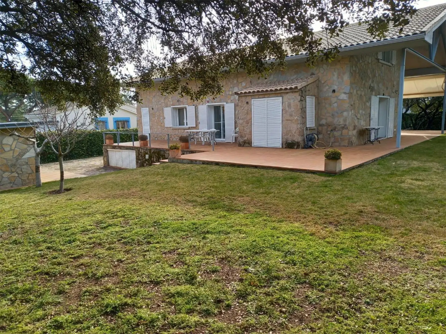 Wohnung zum Verkauf in Avenida Cazadero Real, 344, Pino Alto - Navarredonda Außenansicht von Wohnung zum Verkauf in Valdemorillo mit Klimaanlage, Heizung und Privatgarten